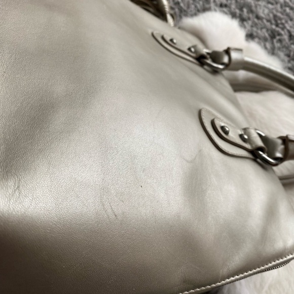 STUART WEITZMAN Luxury Metallic Leather Tote with Tassel - Picture 7 of 12